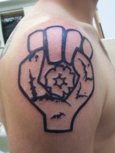 [Custom Gonzo Fist w/ Bats]